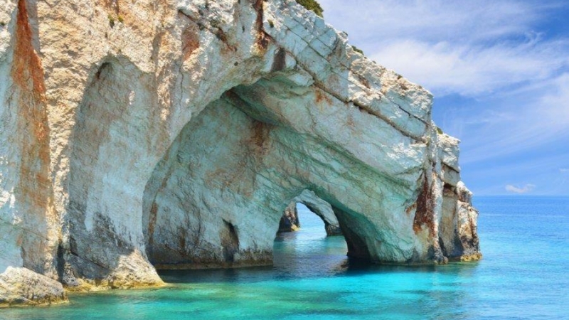 gr-zakynthos-caves