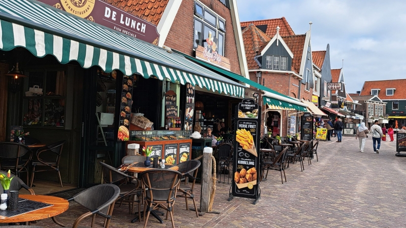 volendam-bovenaan